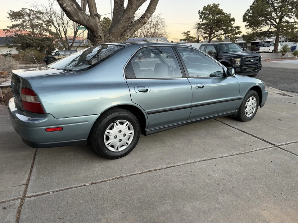 1995 Honda Accord 5th Gen - Image 4 of 21