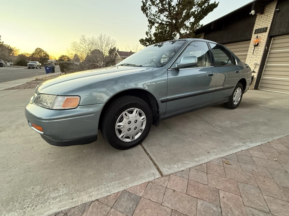 1995 Honda Accord 5th Gen - Image 14 of 21