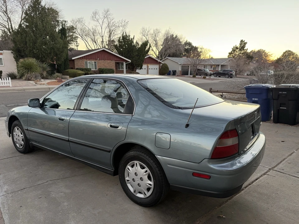 1995 Honda Accord 5th Gen - Image 6 of 21