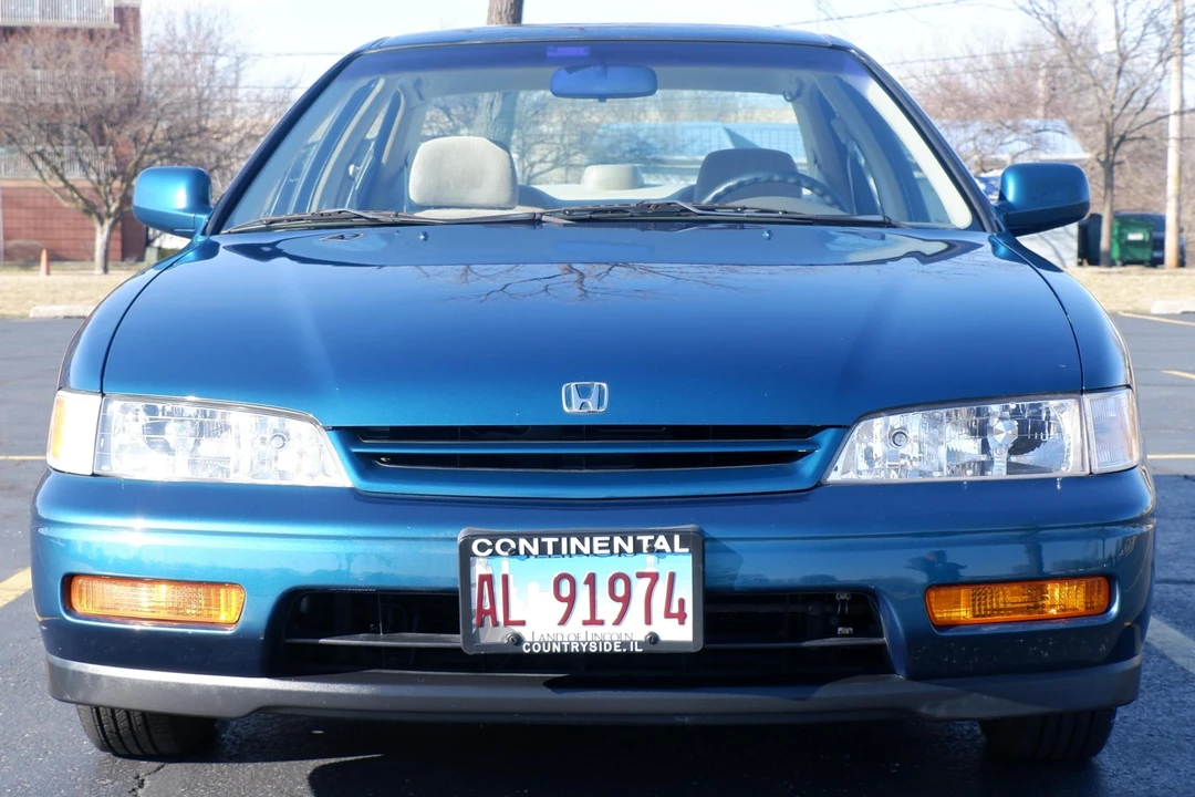 1995 Honda Accord 5th Gen - Image 2 of 5