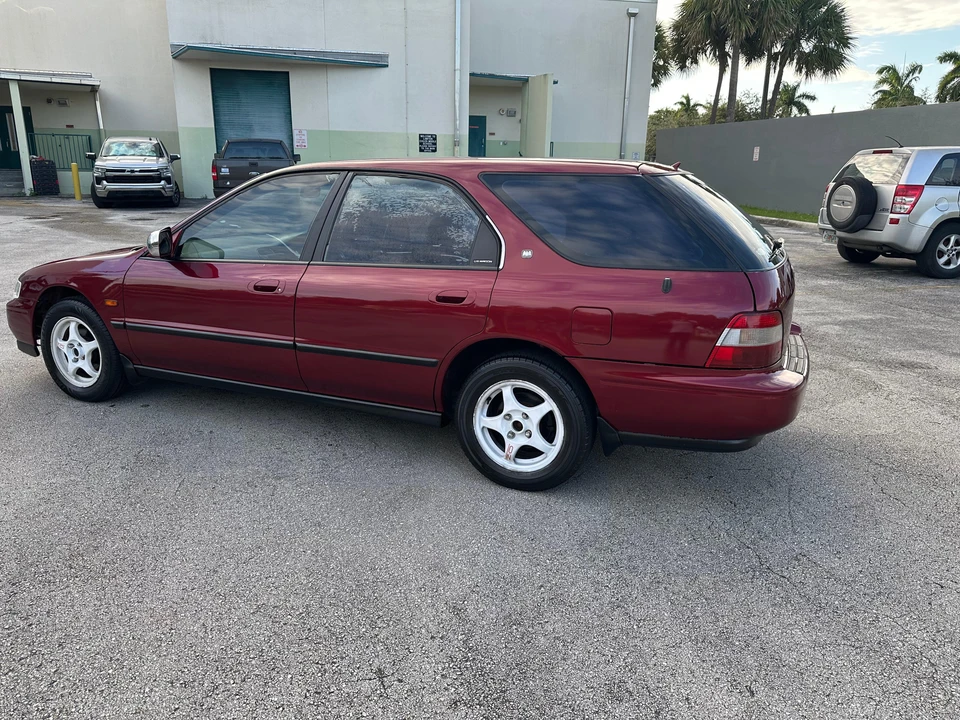 1995 Honda Accord 5th Gen - Image 9 of 31
