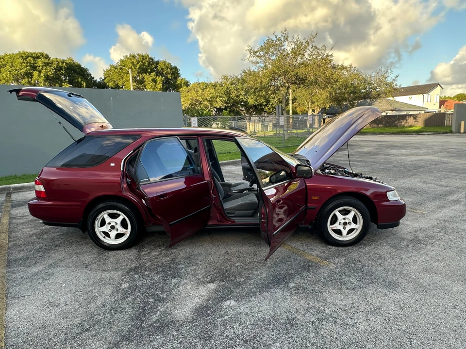 1995 Honda Accord 5th Gen - Image 22 of 31