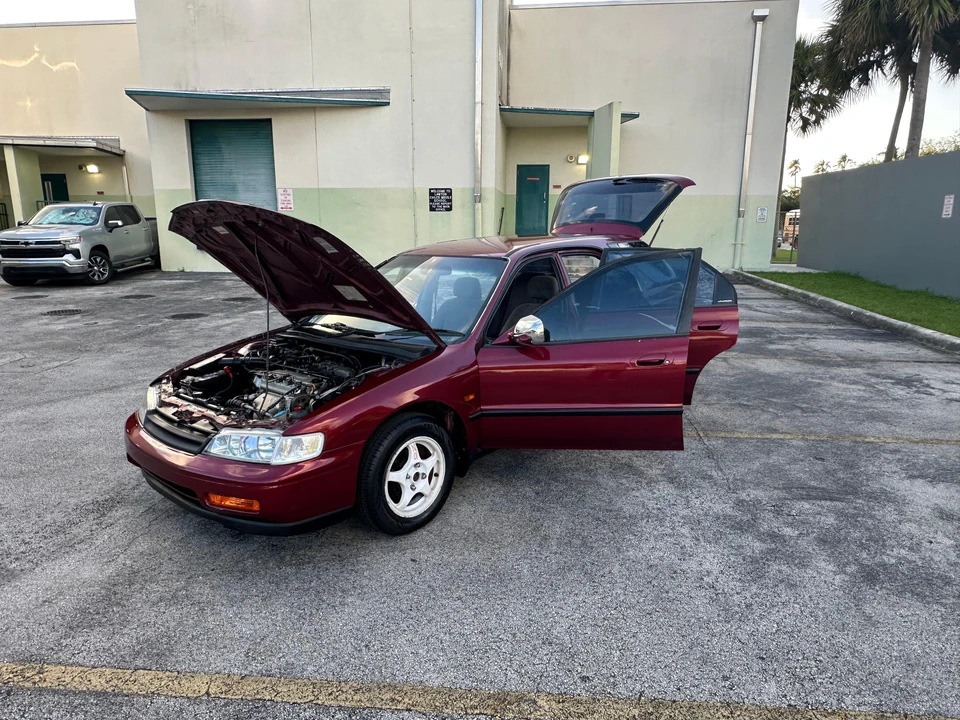1995 Honda Accord 5th Gen - Image 18 of 31