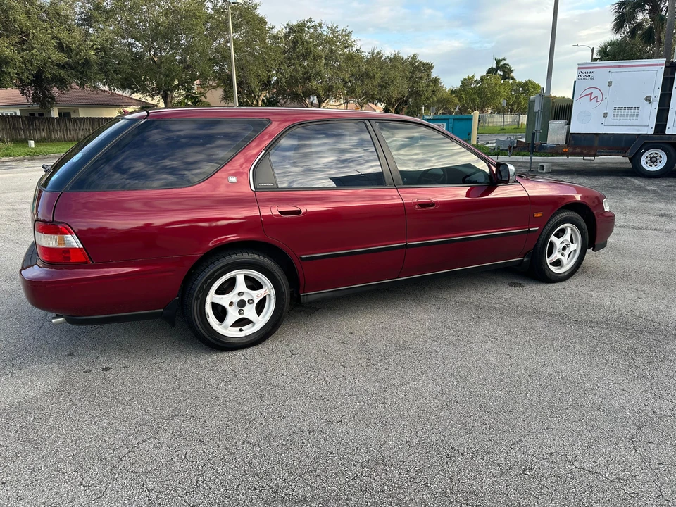 1995 Honda Accord 5th Gen - Image 16 of 31