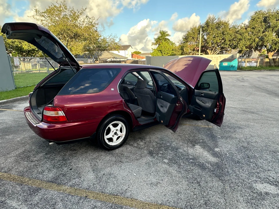 1995 Honda Accord 5th Gen - Image 21 of 31
