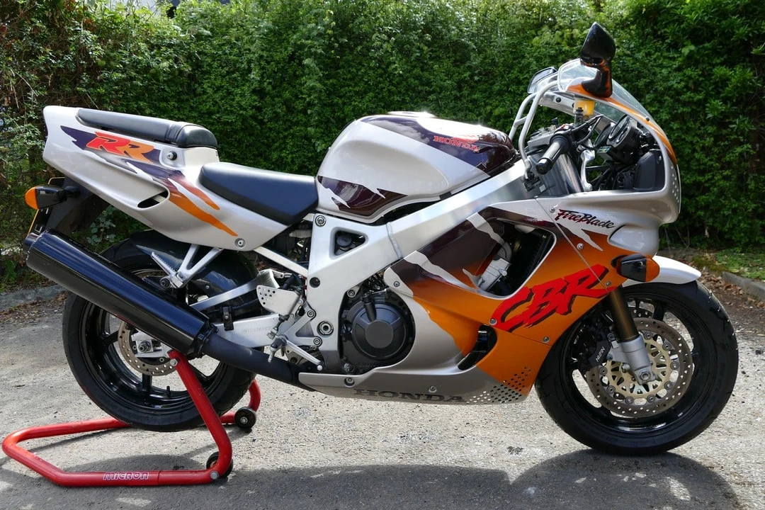 1995 Honda CBR - Image 7 of 30