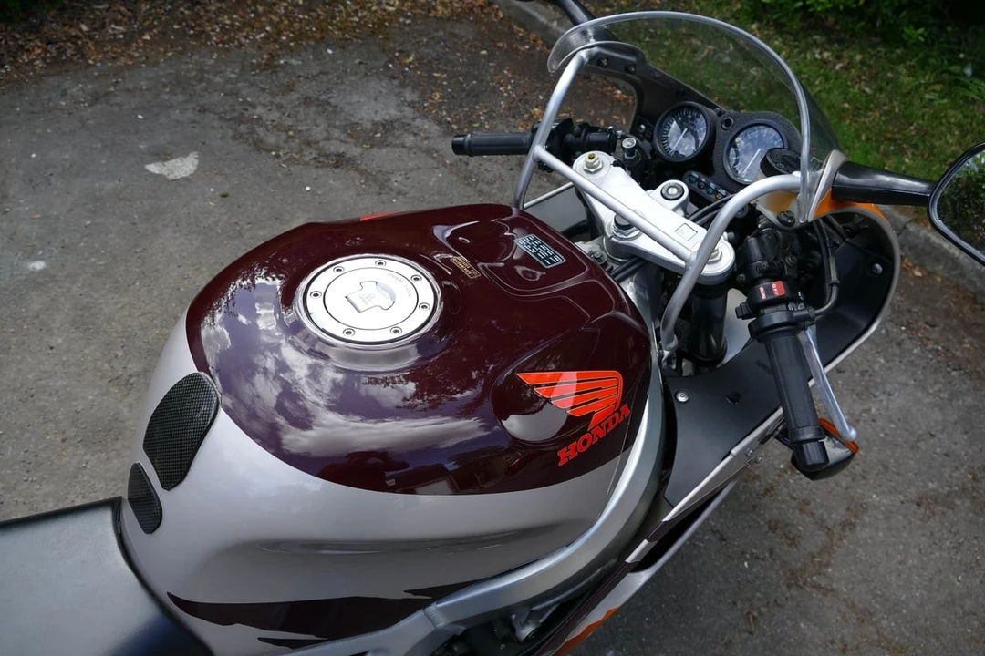 1995 Honda CBR - Image 19 of 30