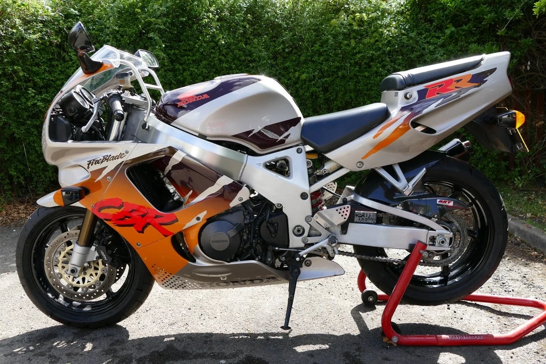 1995 Honda CBR - Image 8 of 30
