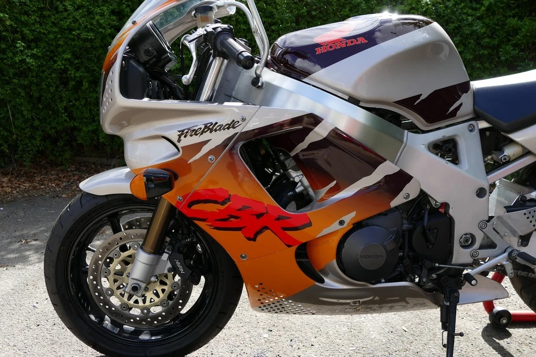 1995 Honda CBR - Image 24 of 30