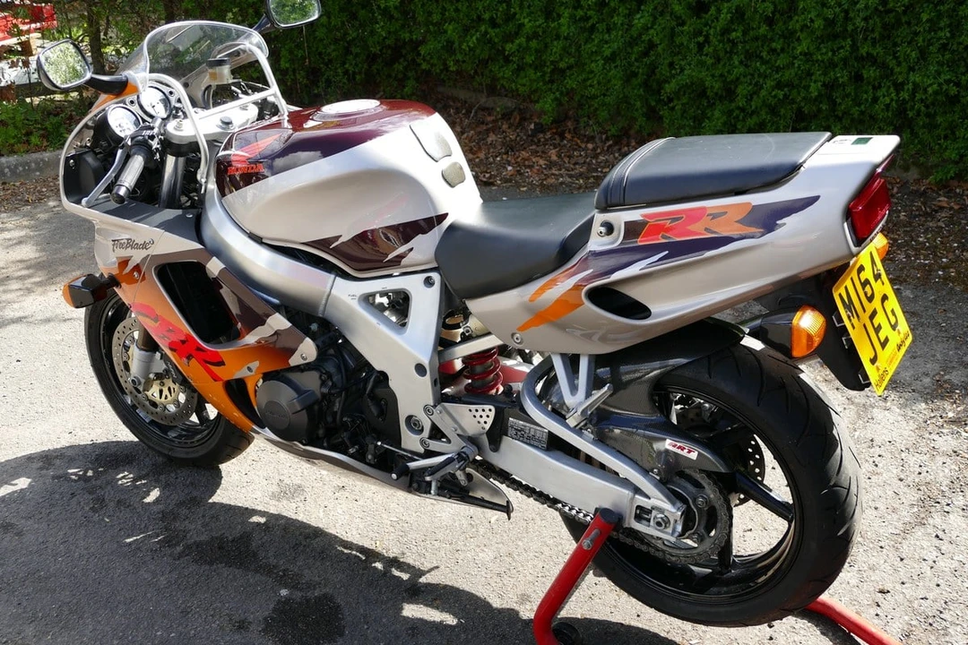 1995 Honda CBR - Image 9 of 30