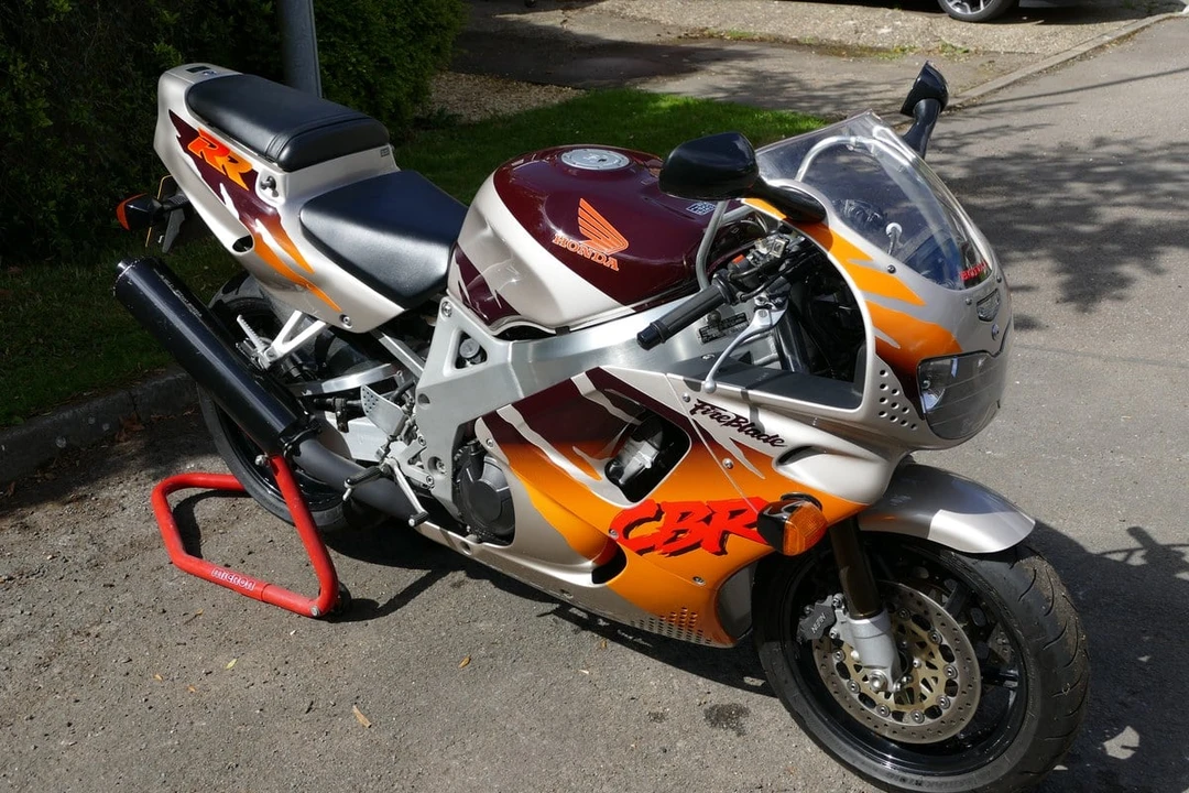 1995 Honda CBR - Image 2 of 30