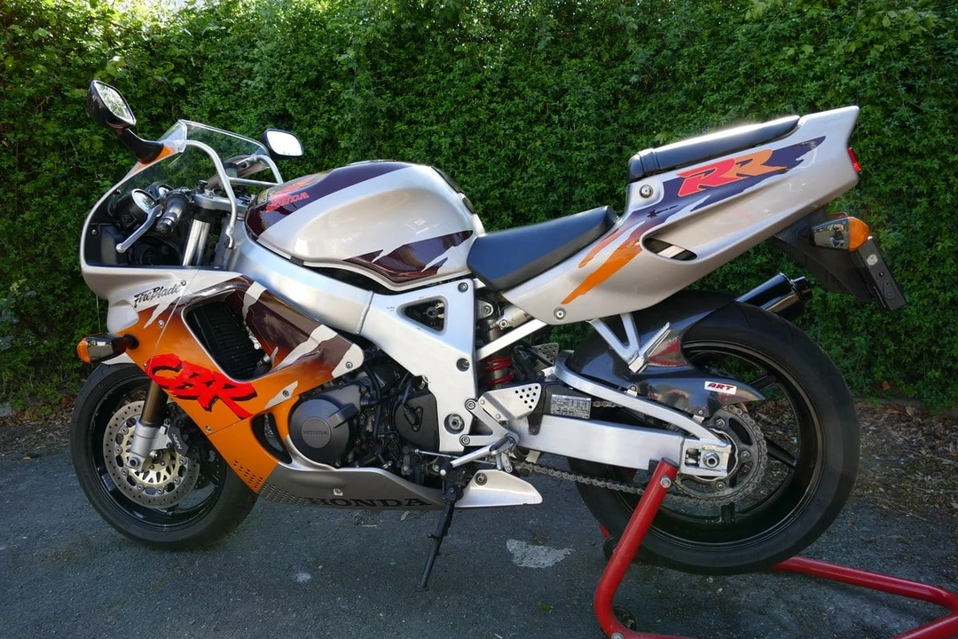 1995 Honda CBR - Image 10 of 30
