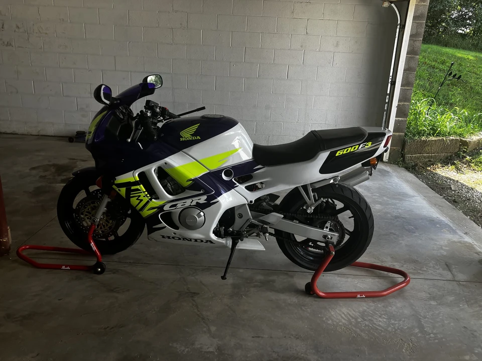 1995 Honda CBR - Image 8 of 31