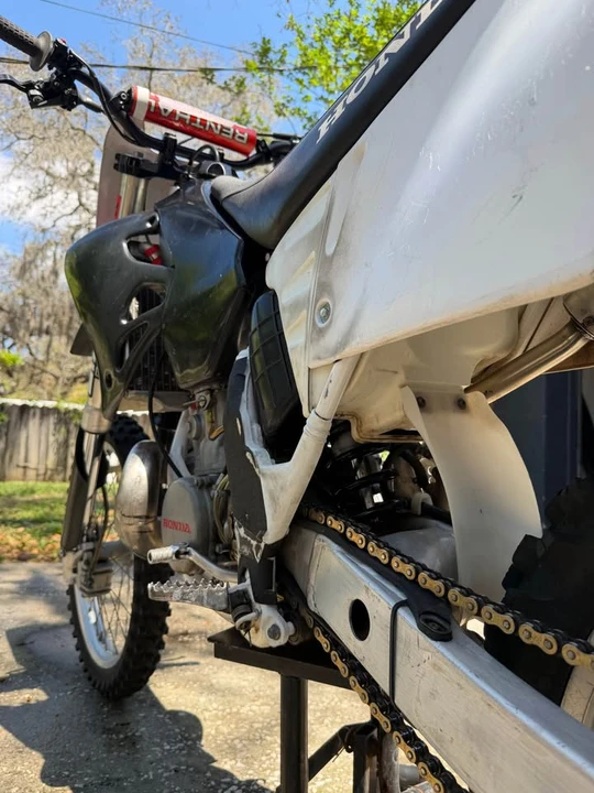 1995 Honda CR - Image 2 of 10