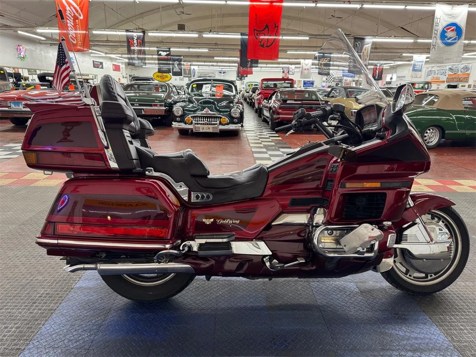 1995 Honda Gold Wing - Image 11 of 21