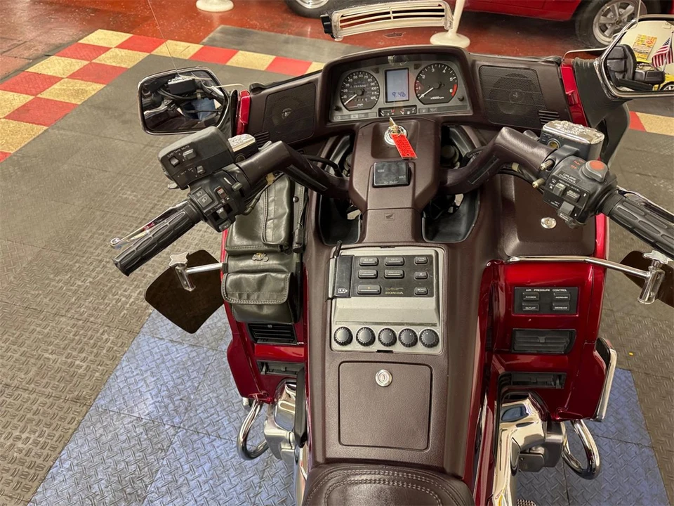 1995 Honda Gold Wing - Image 13 of 21