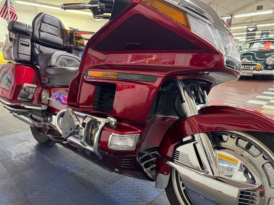 1995 Honda Gold Wing - Image 15 of 21