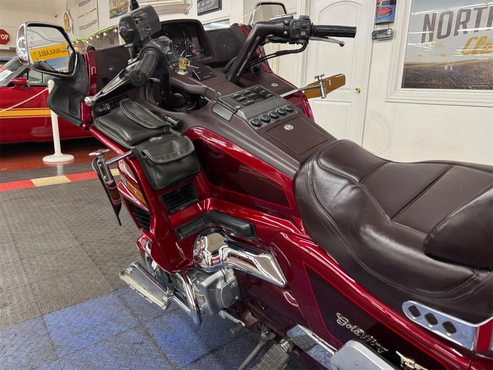 1995 Honda Gold Wing - Image 18 of 21
