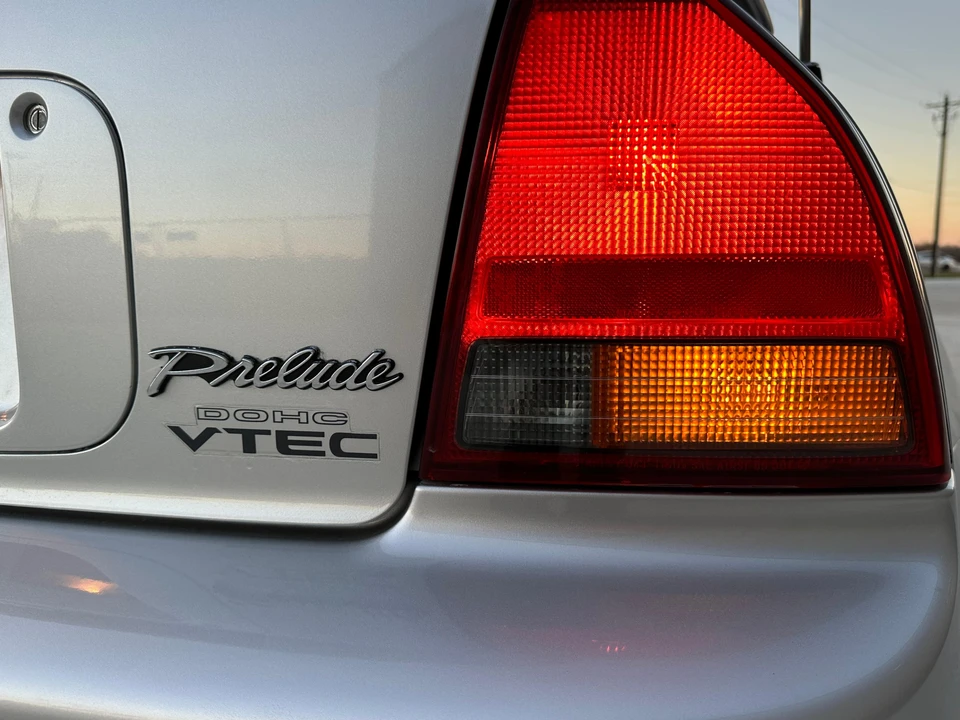 1995 Honda Prelude 4th Gen - Image 26 of 31