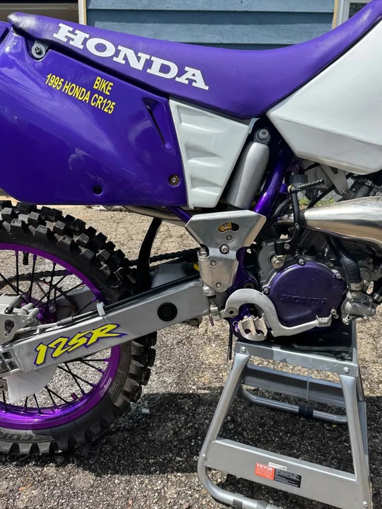 1995 Honda CR - Image 5 of 8