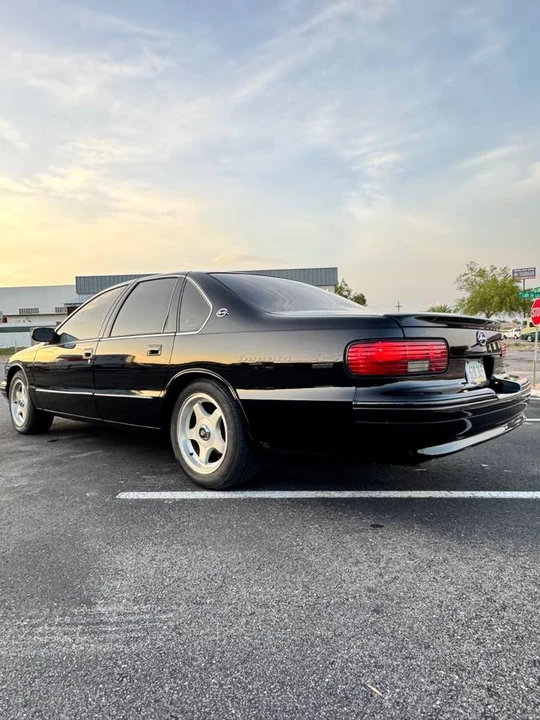 1995 Chevrolet Impala 7th Gen - Image 2 of 11