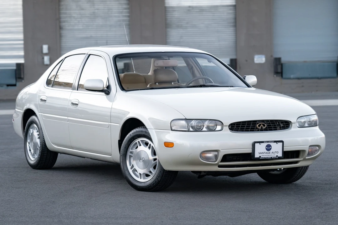 1995 Infiniti J30 - Image 16 of 31