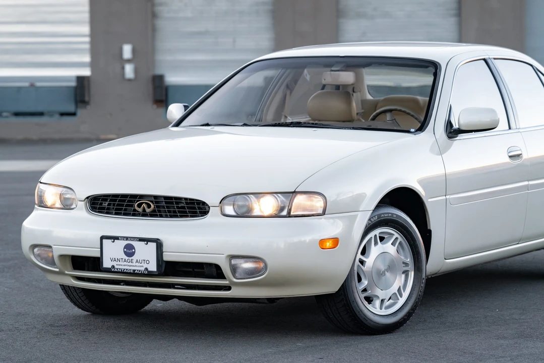 1995 Infiniti J30 - Image 21 of 31