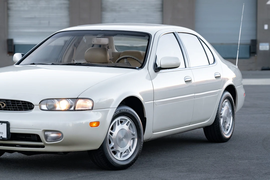 1995 Infiniti J30 - Image 22 of 31