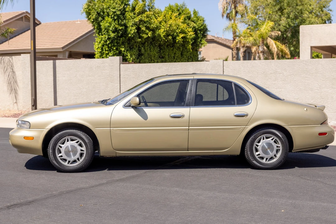 1995 Infiniti J30 - Image 9 of 31