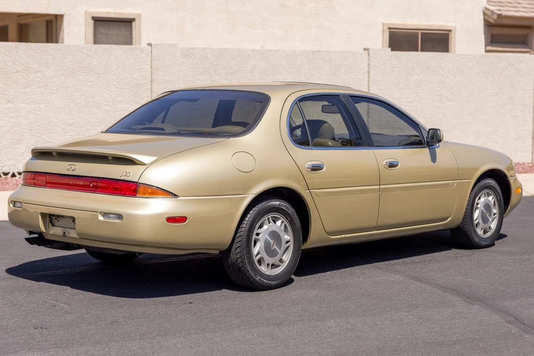 1995 Infiniti J30 - Image 6 of 31