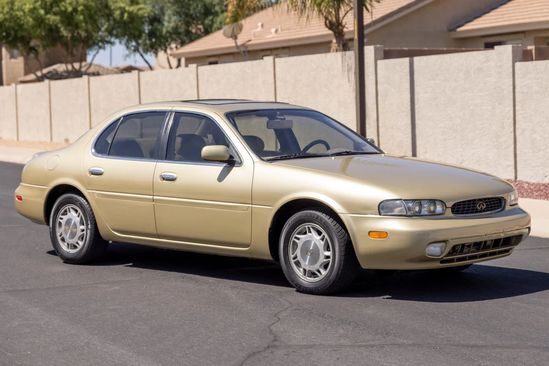 1995 Infiniti J30 - Image 4 of 31