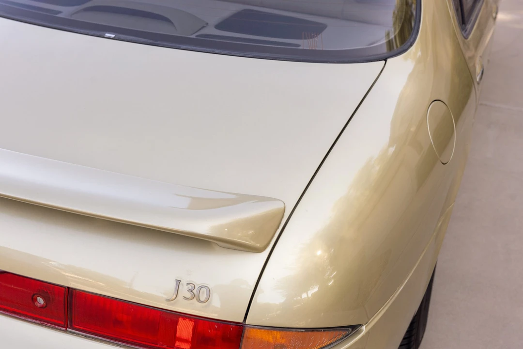 1995 Infiniti J30 - Image 19 of 31