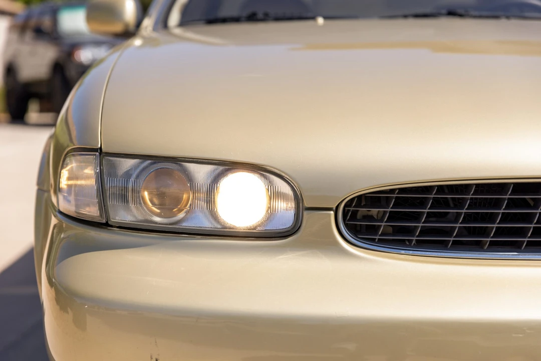 1995 Infiniti J30 - Image 12 of 31