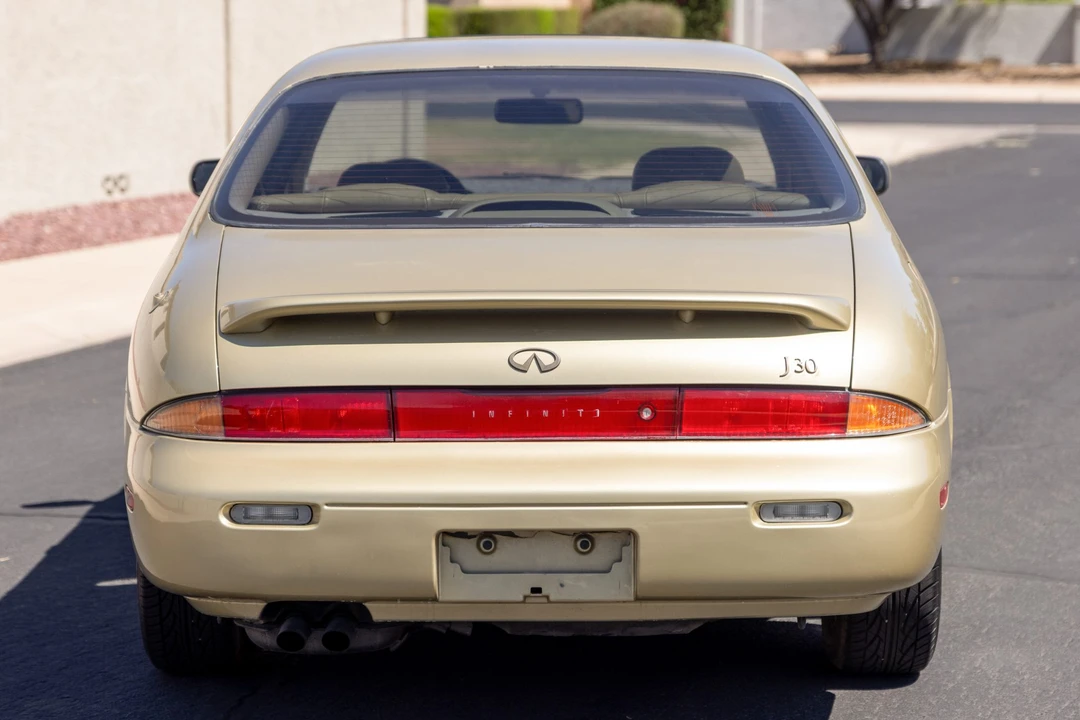 1995 Infiniti J30 - Image 7 of 31