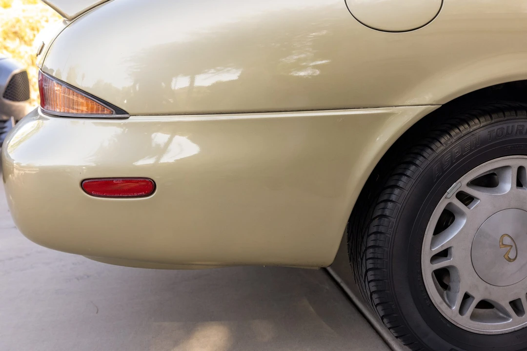 1995 Infiniti J30 - Image 20 of 31