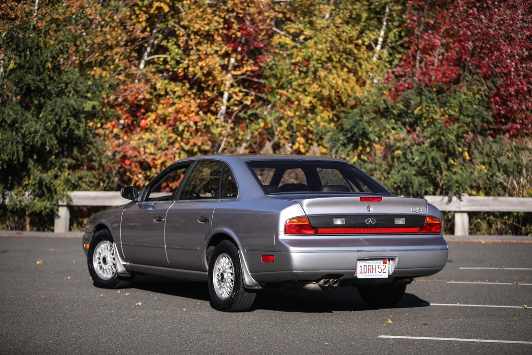 1995 Infiniti Q45 1st Gen - Image 16 of 31