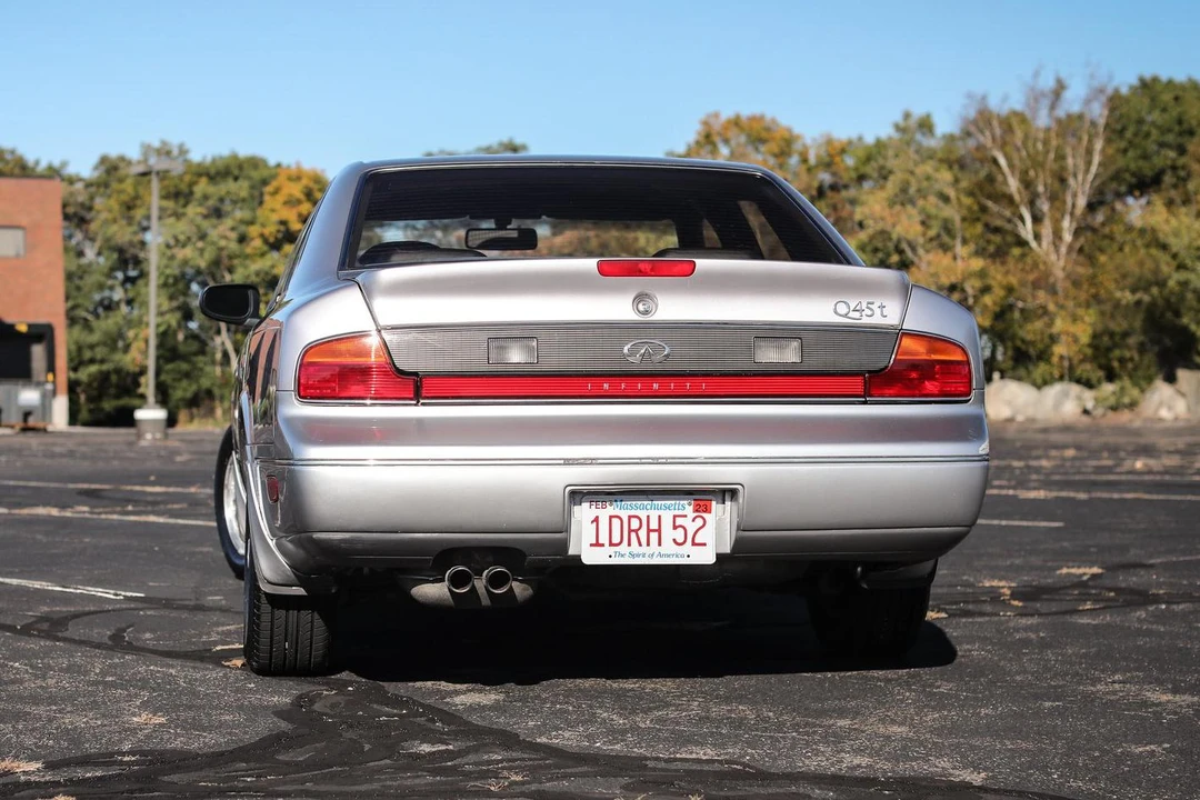 1995 Infiniti Q45 1st Gen - Image 18 of 31