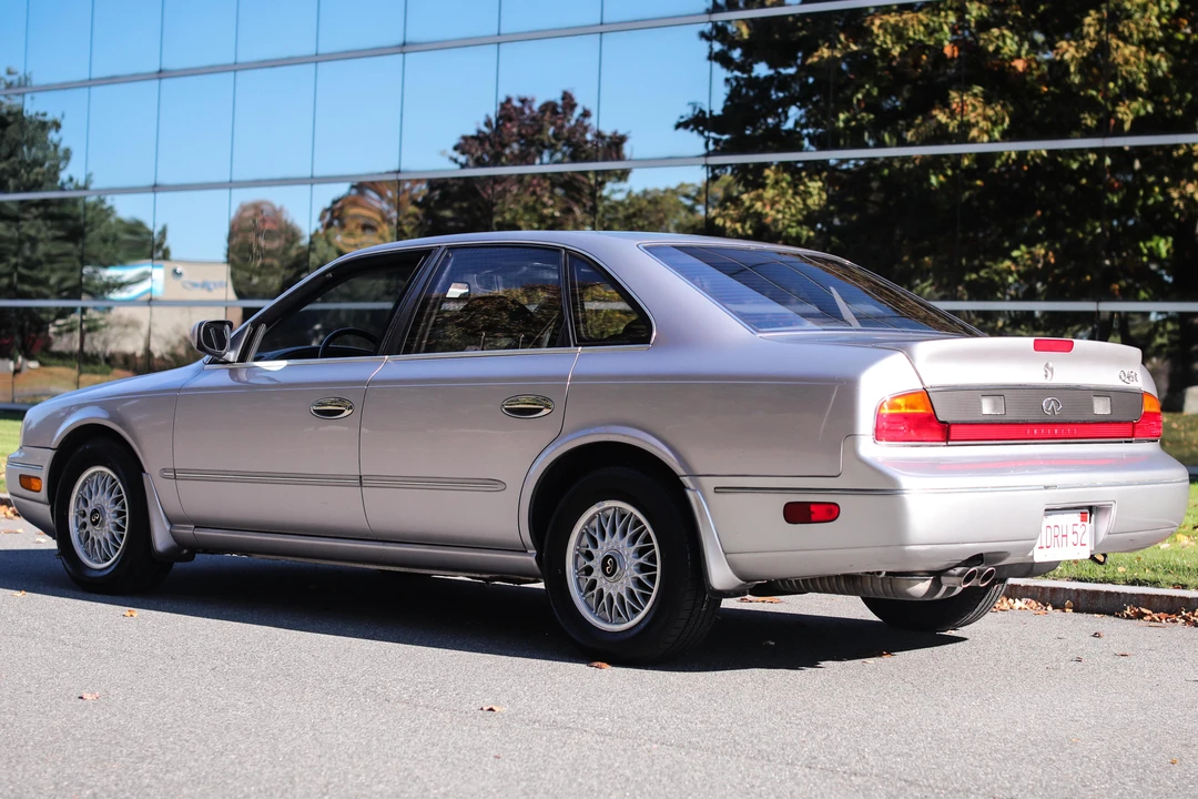 1995 Infiniti Q45 1st Gen - Image 15 of 31
