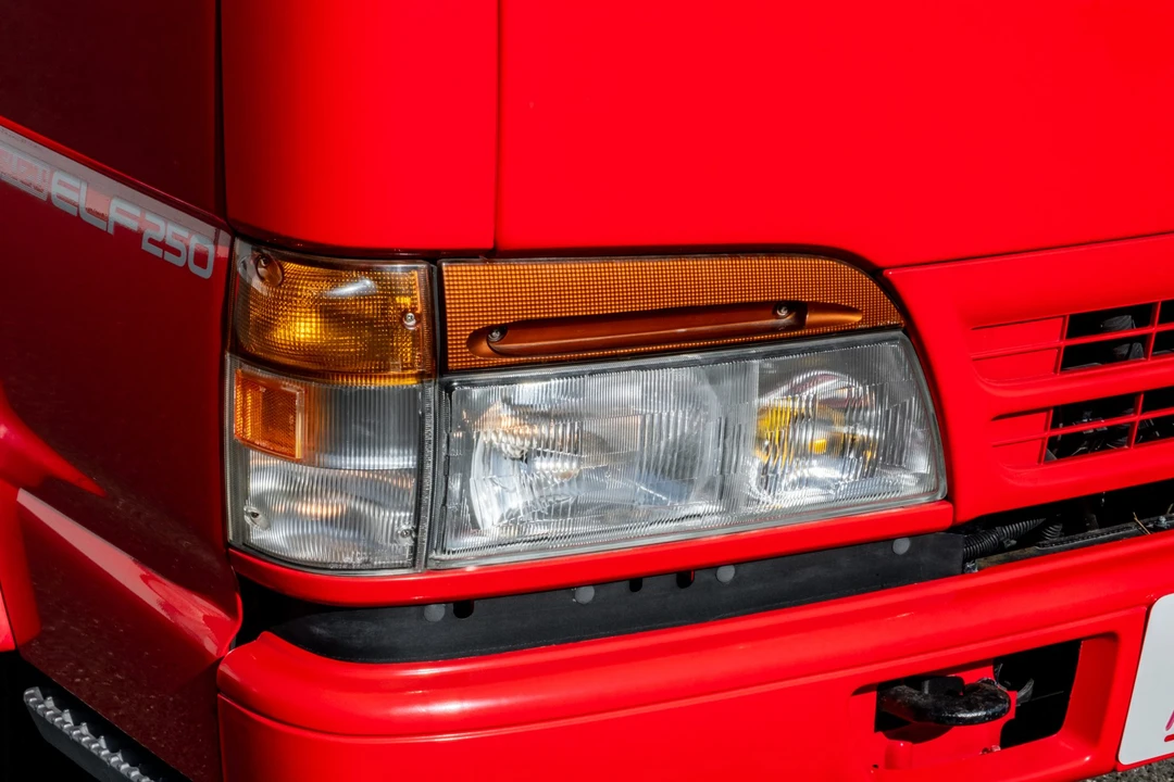 1995 Isuzu Elf - Image 14 of 31