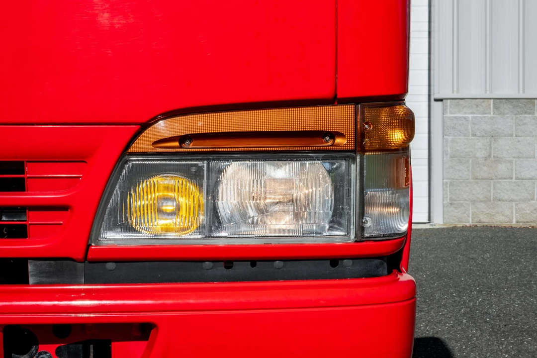 1995 Isuzu Elf - Image 15 of 31