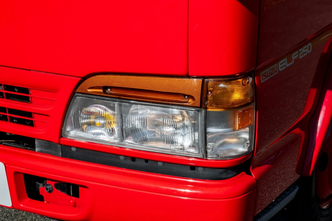 1995 Isuzu Elf - Image 16 of 31
