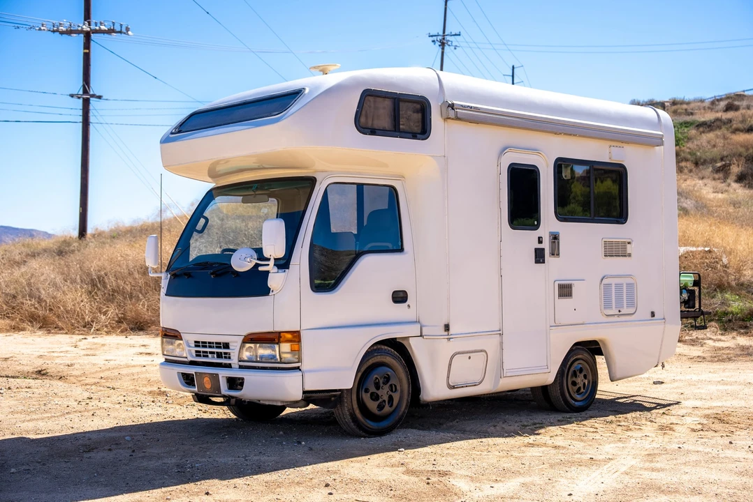 1995 Isuzu Elf - Image 3 of 31