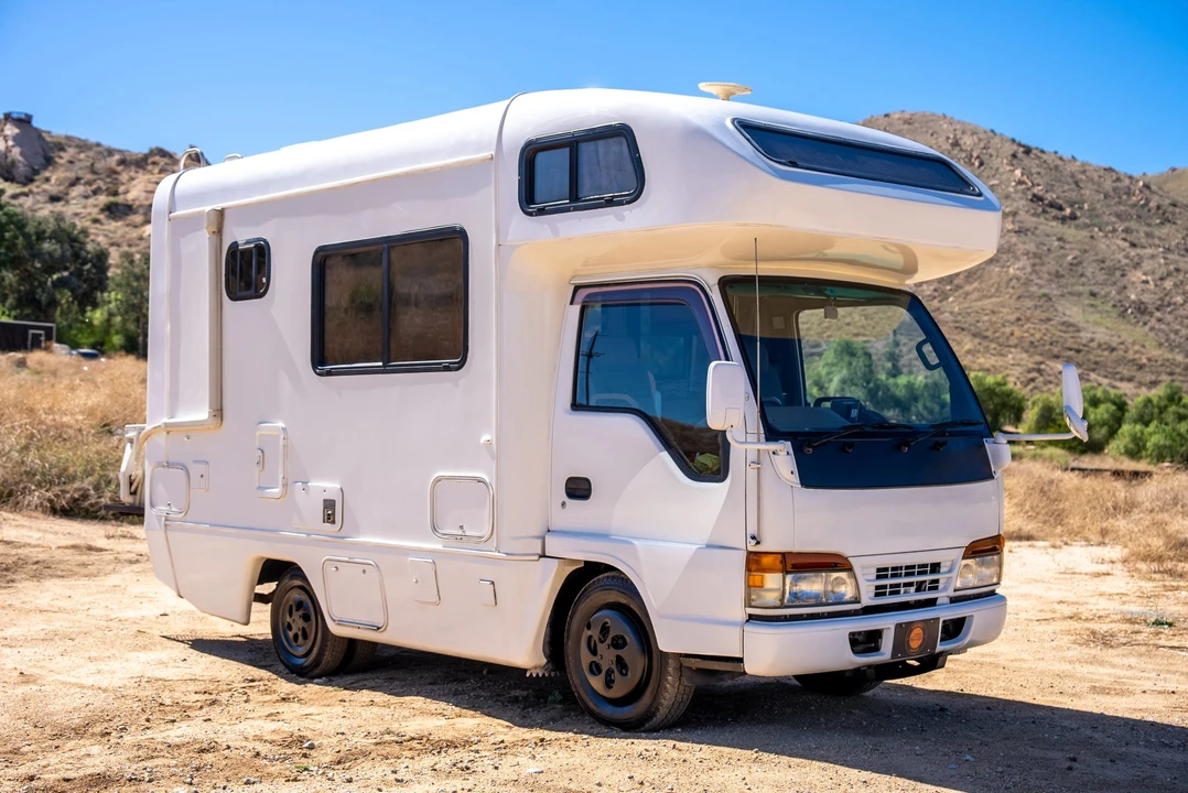 1995 Isuzu Elf - Image 17 of 31