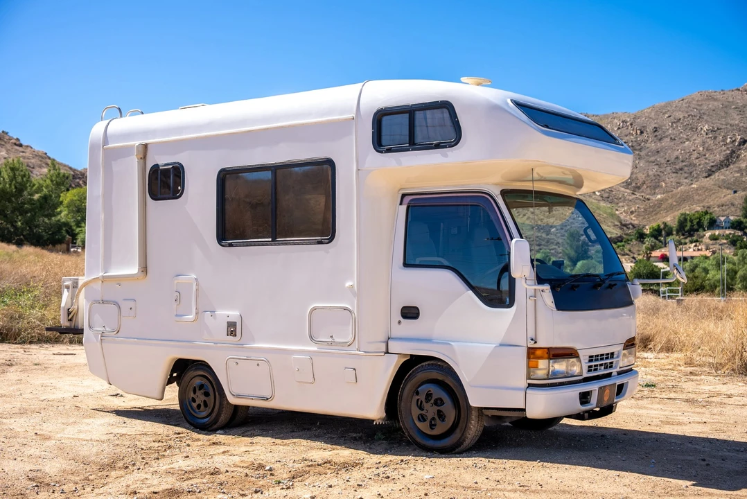 1995 Isuzu Elf - Image 18 of 31