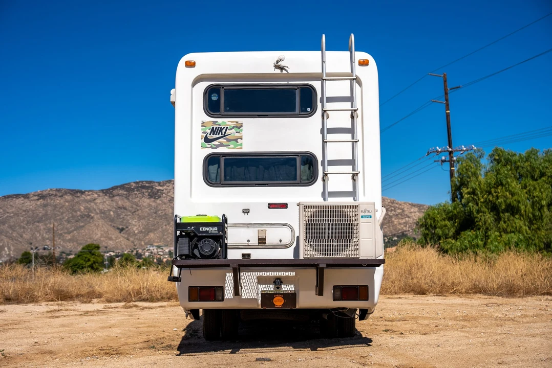 1995 Isuzu Elf - Image 24 of 31