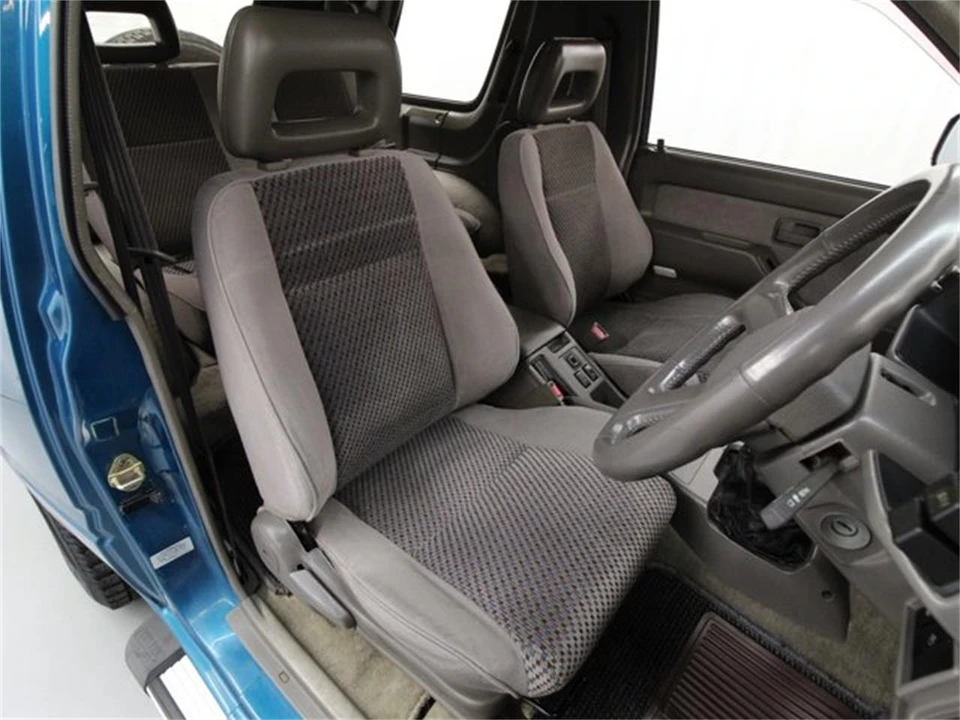 1995 Isuzu Trooper - Image 18 of 31