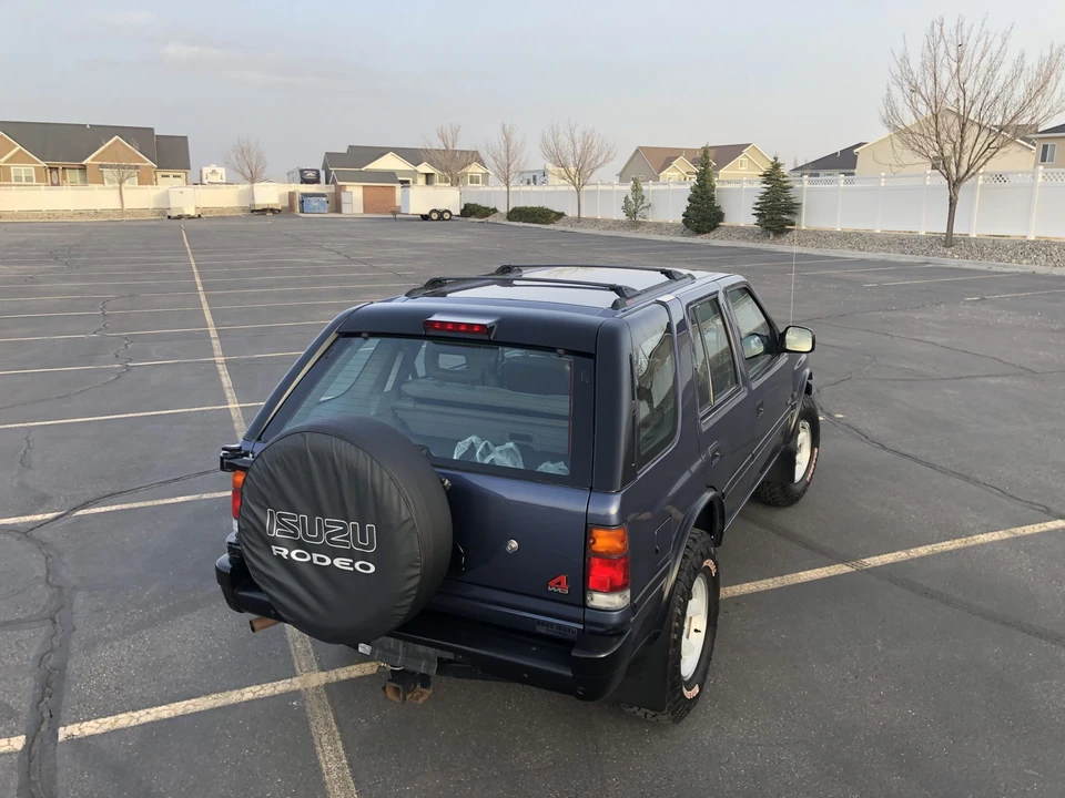 1995 Isuzu Rodeo - Image 16 of 31