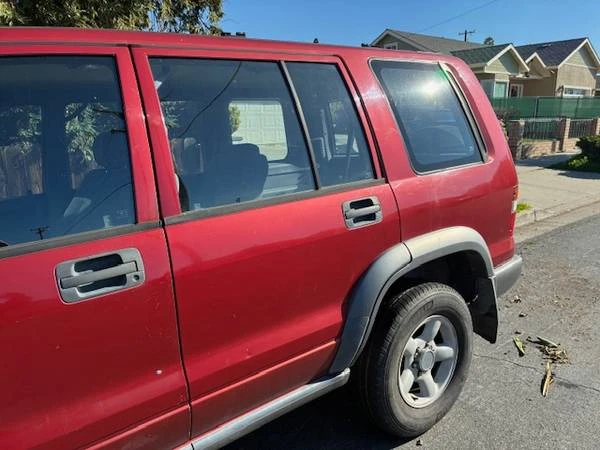 1995 Isuzu Trooper - Image 6 of 11