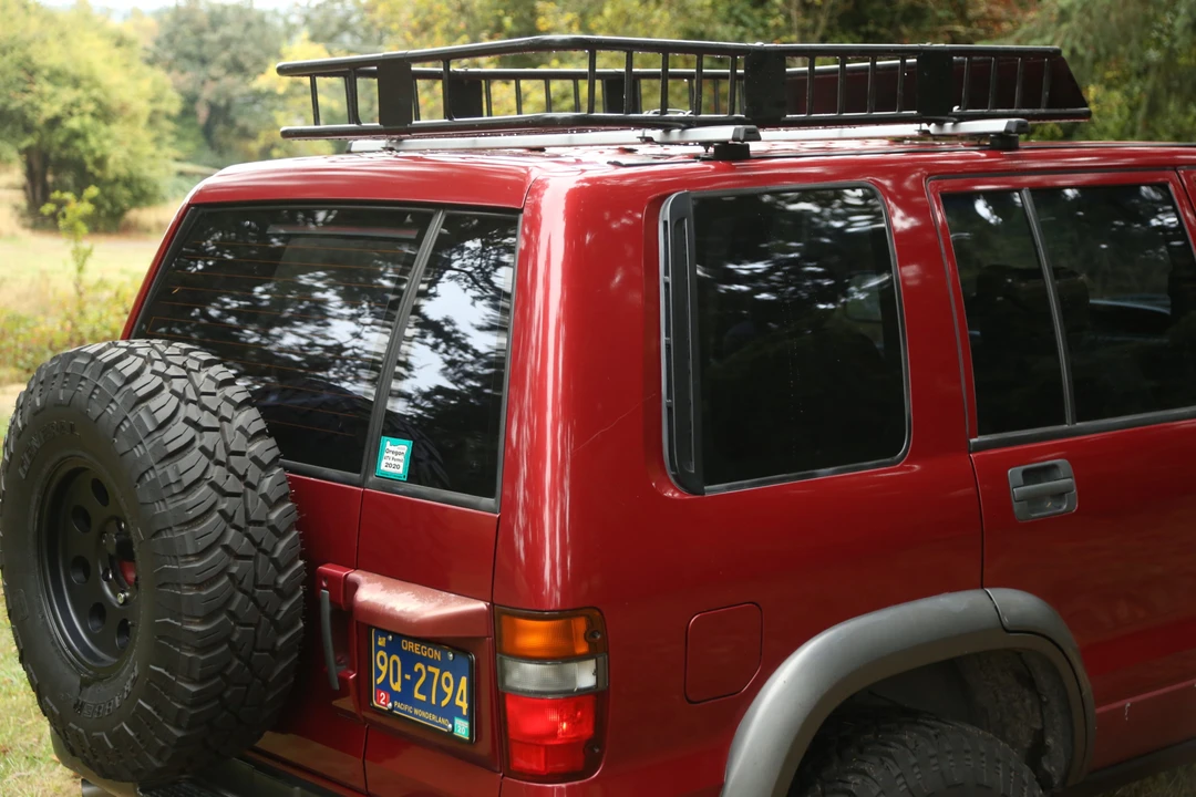 1995 Isuzu Trooper - Image 12 of 31