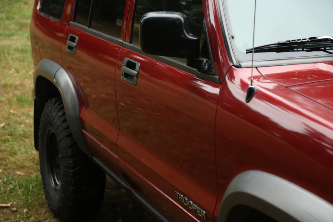 1995 Isuzu Trooper - Image 13 of 31